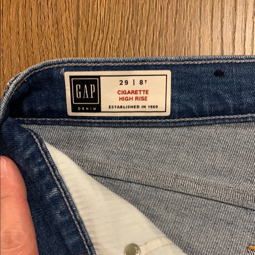 Distressed Light Wash Jeans - Picture 2 of 5